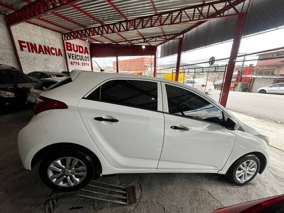 HYUNDAI HB20 1.0 COMFORT PLUS 12V FLEX 4P MANUAL